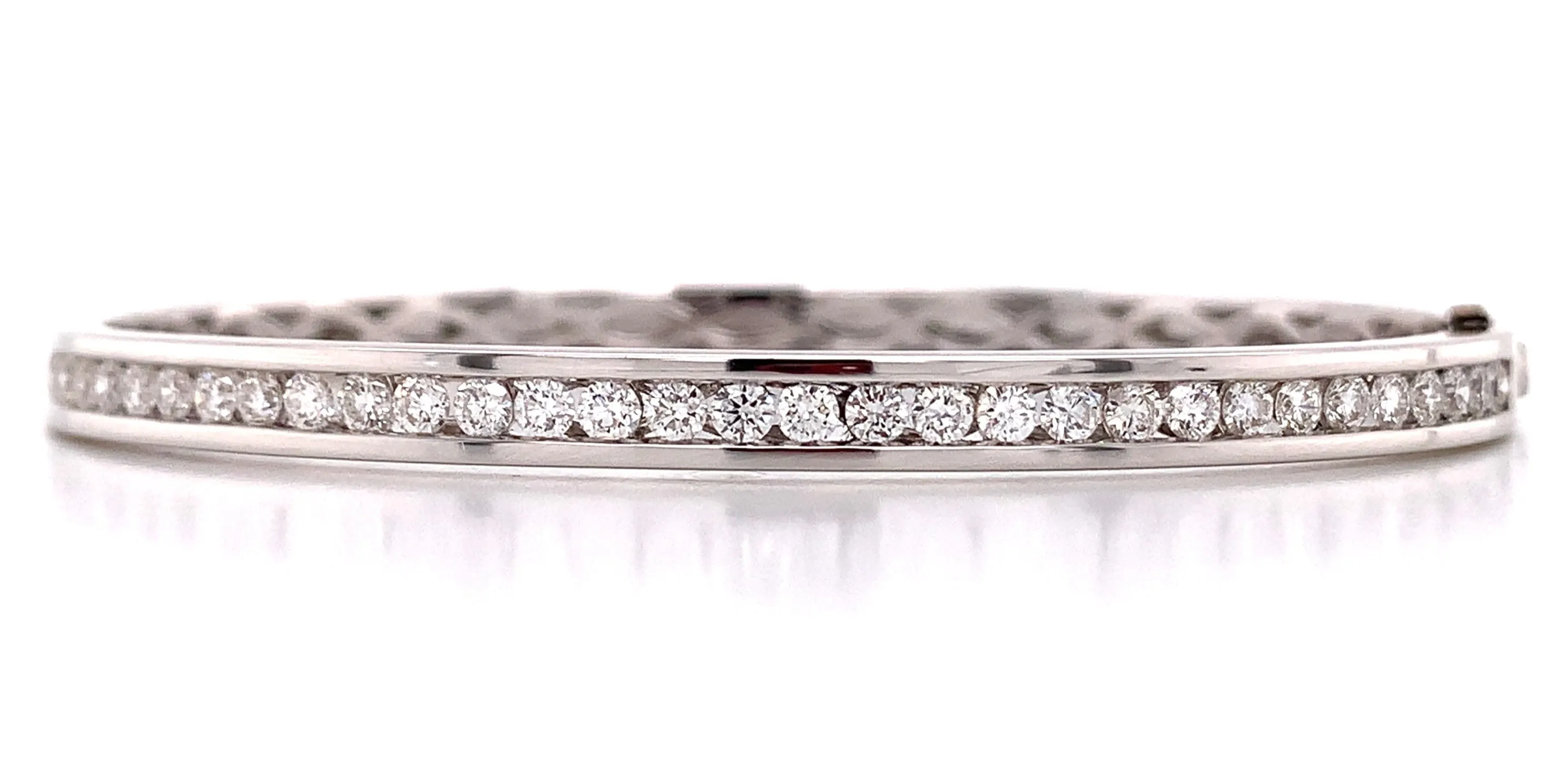 1.37ct tw Diamond White Gold Bangle Bracelet