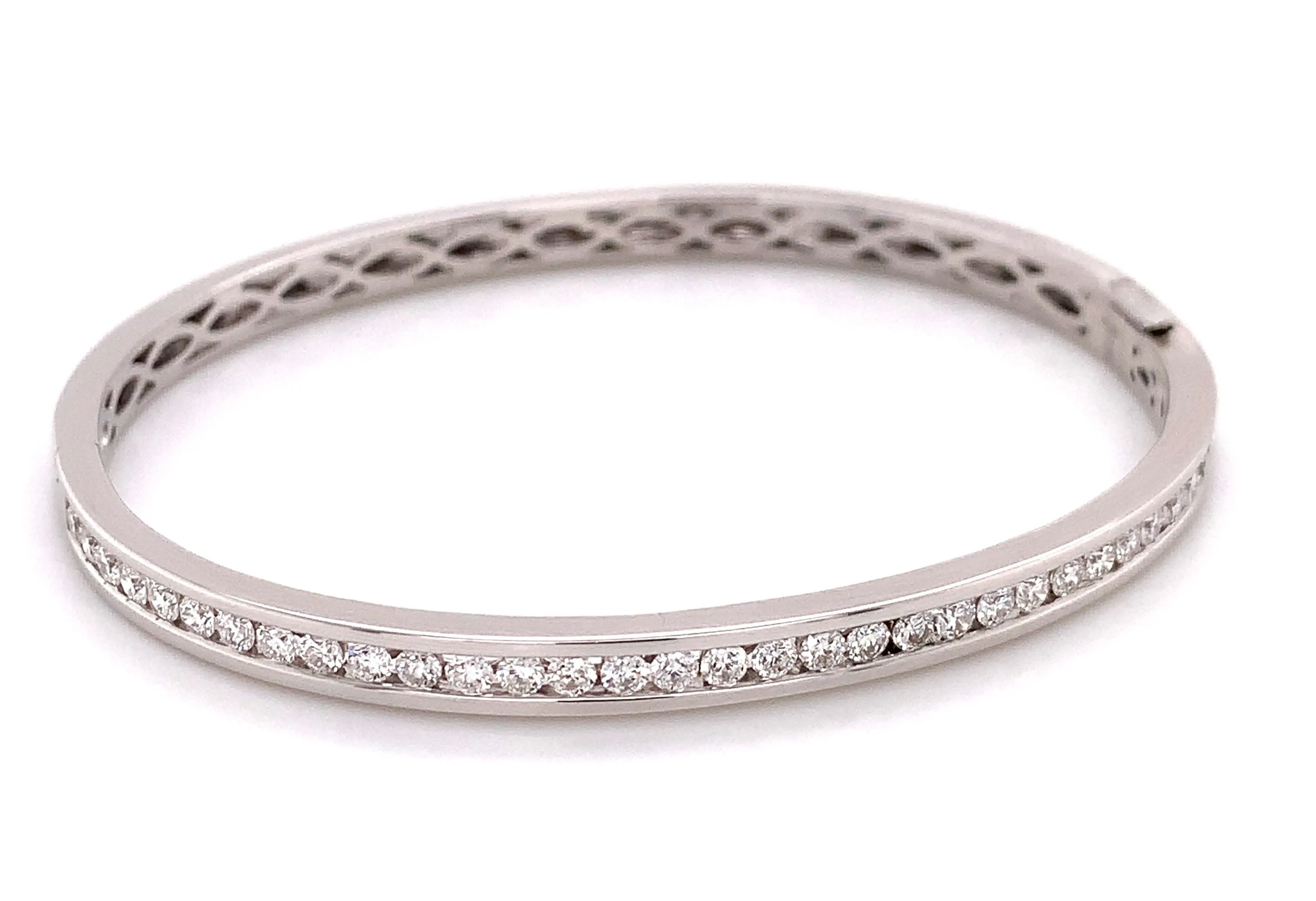 1.37ct tw Diamond White Gold Bangle Bracelet