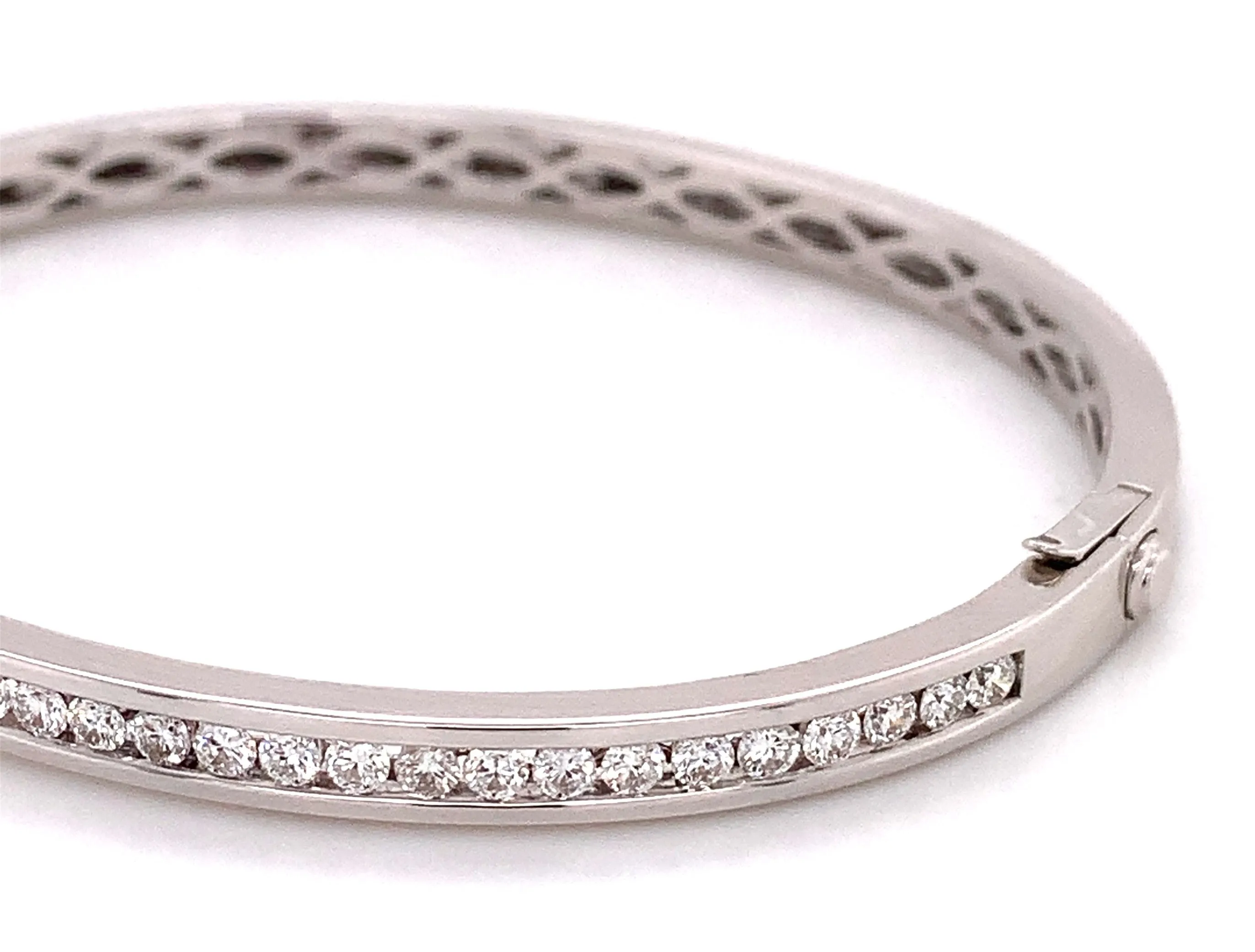 1.37ct tw Diamond White Gold Bangle Bracelet