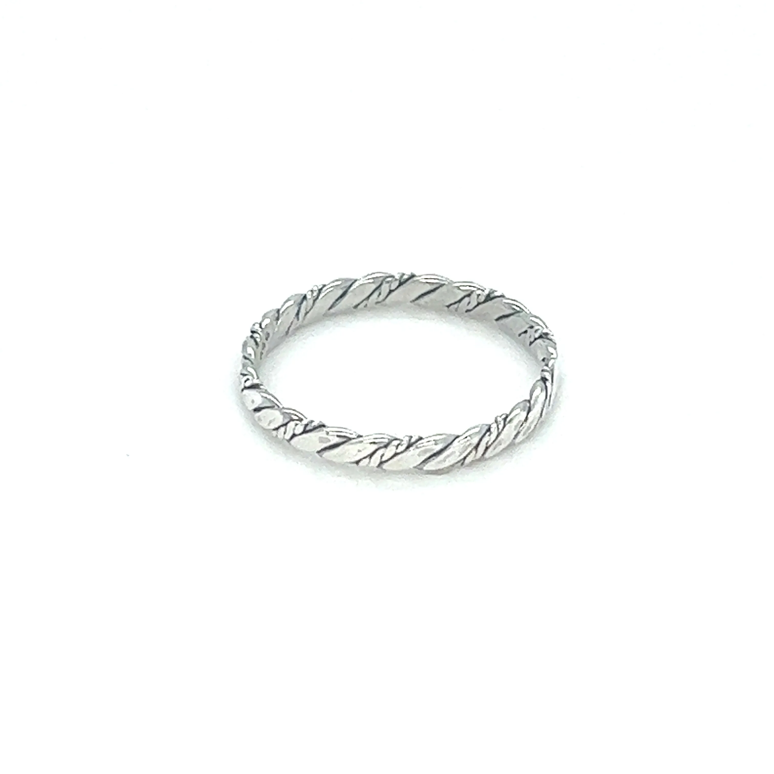 Dainty Twisted Rope Band Ring
