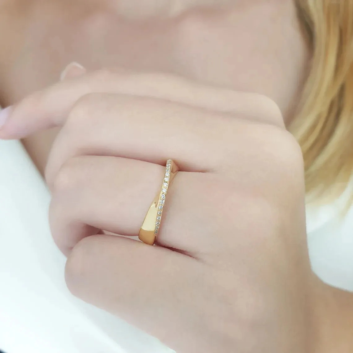 Diamond infinity band ring
