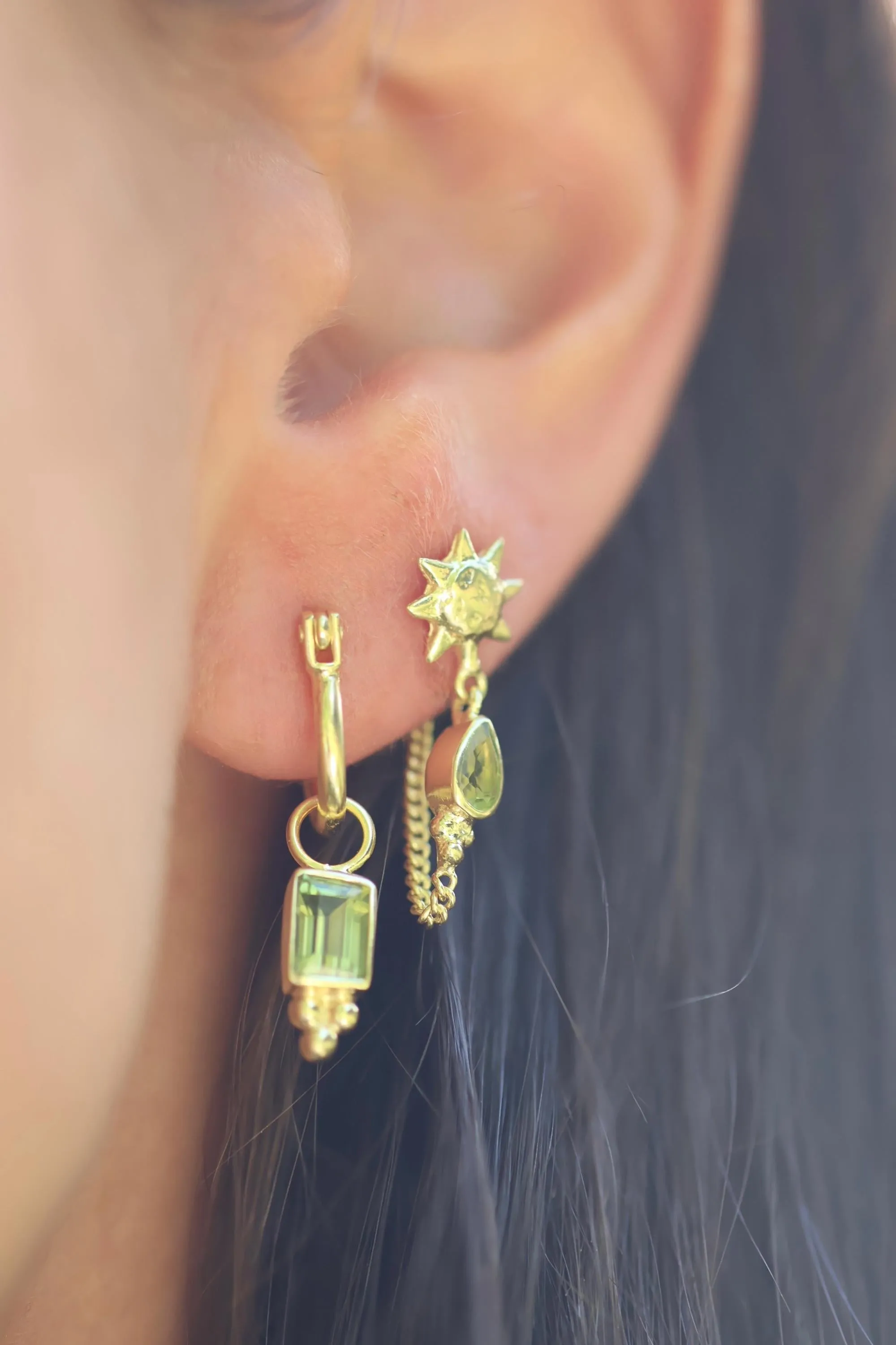 Lia Gold Perdiot Mini Hoop Earrings