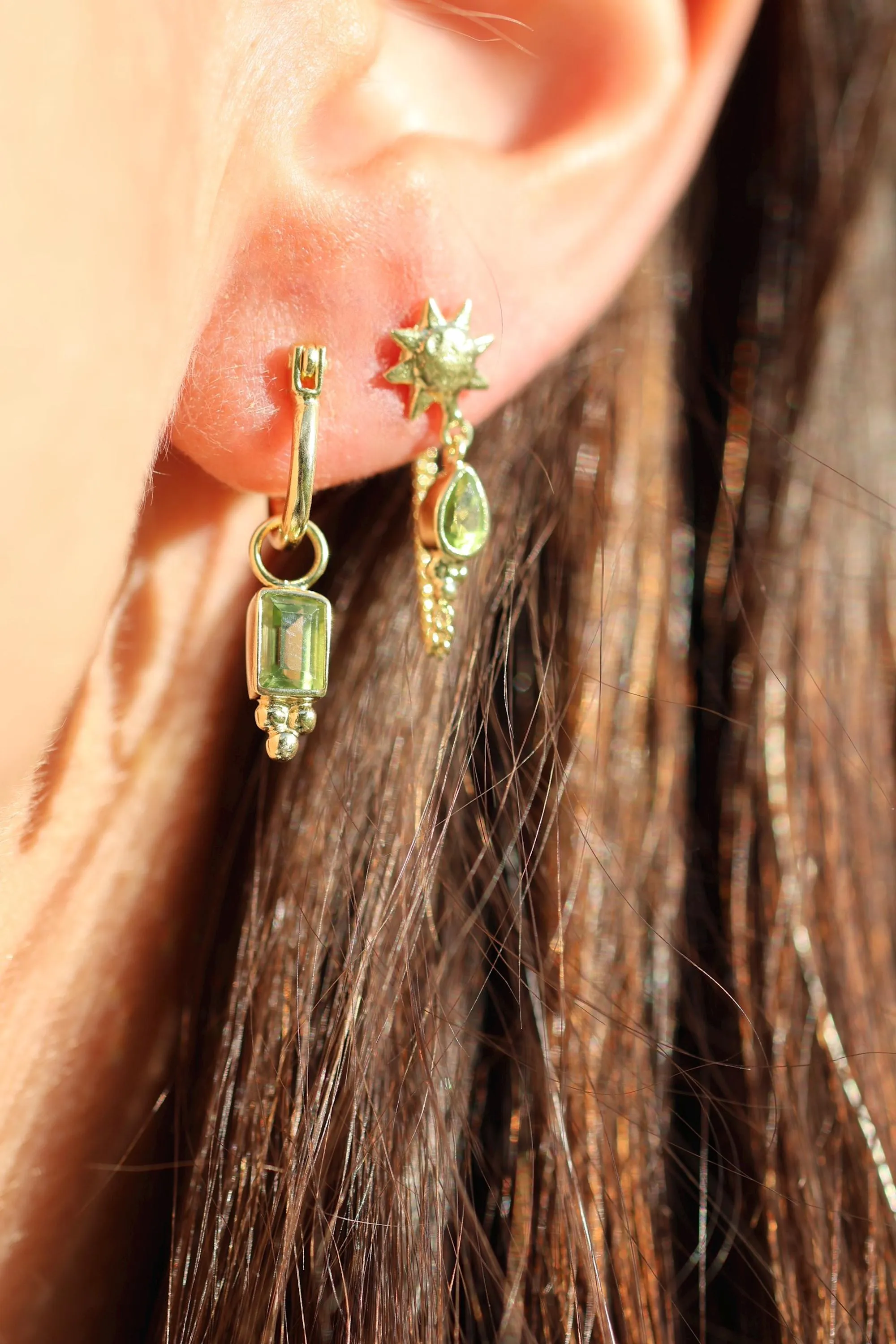 Lia Gold Perdiot Mini Hoop Earrings