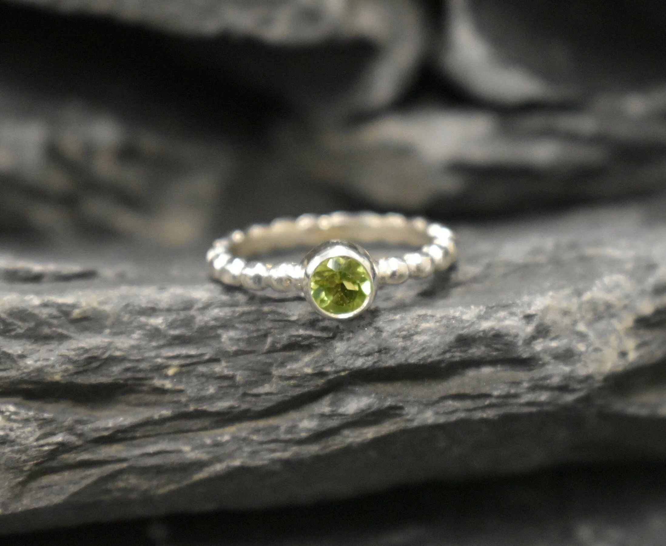 Peridot Ring - Green Solitaire Ring - Silver Bubble Band