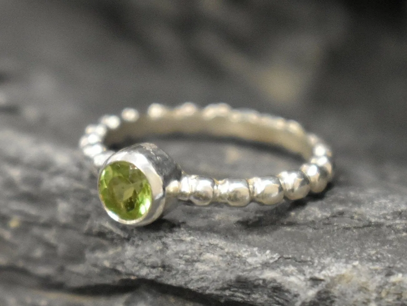 Peridot Ring - Green Solitaire Ring - Silver Bubble Band