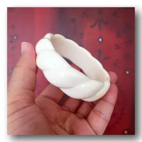 Vintage Bangle, Cream Color Plastic Twisted Rope Design